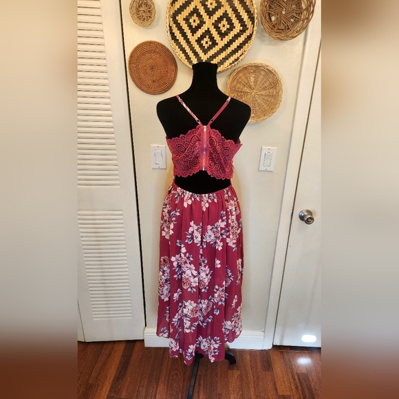 LAST ONE! High-low Floral Dress With Lace Back - Picture 11 of 11